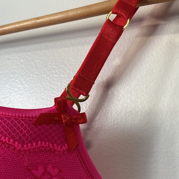 Victoria’s Secret very sexy padded Demi bra neon pink lace size 34C - Picture 3 of 7